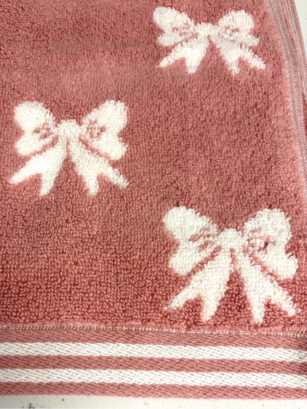 NWOT, 2- Pack Reversible Bow Hand Towels, Coquette Pink & White, 100% Cotton